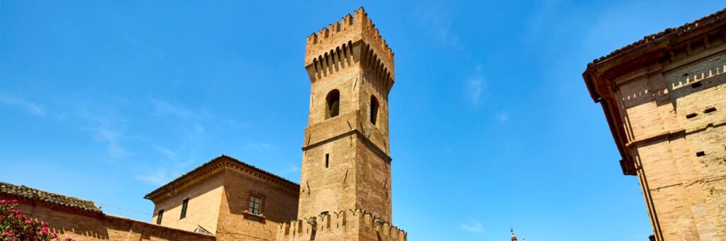 Piazza Martiri e Torre Civica